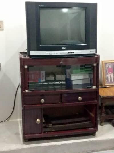 LG Original CRT TV with Wooden TV Trolley – Excellent Condition