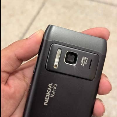 Nokia N8