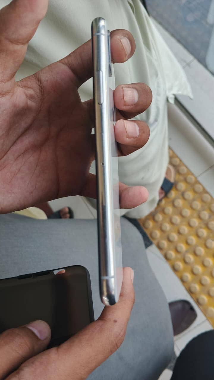Apple iPhone X 0