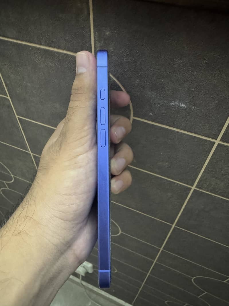 Apple iPhone 16 Plus 3