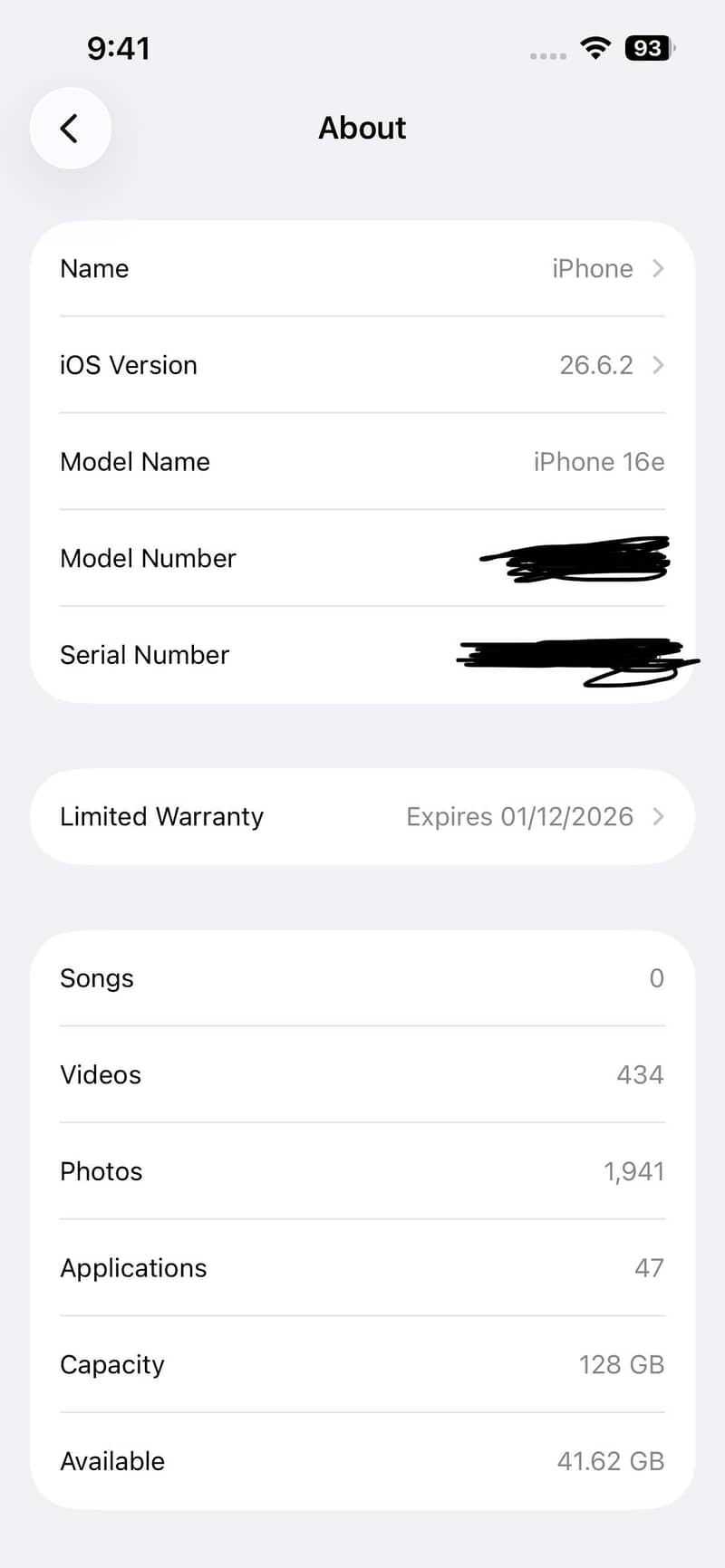 Apple iPhone 16e 5