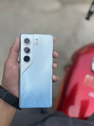 Tecno CAMON 40 Pro