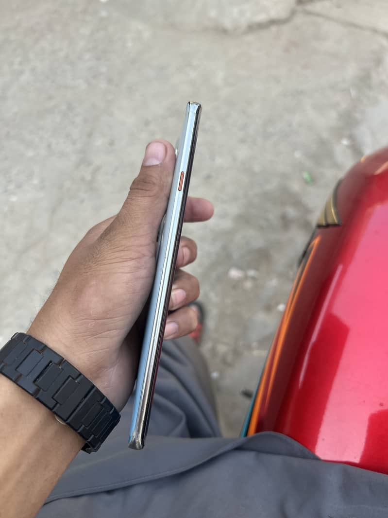 Tecno CAMON 40 Pro 5
