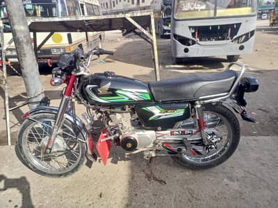 Honda 125 2022 model Red colour bike 10/10 Condition