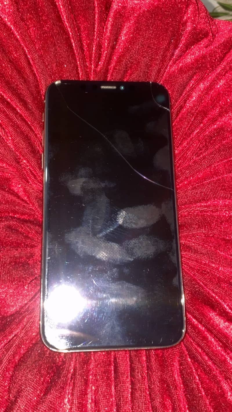 Apple iPhone XS 3
