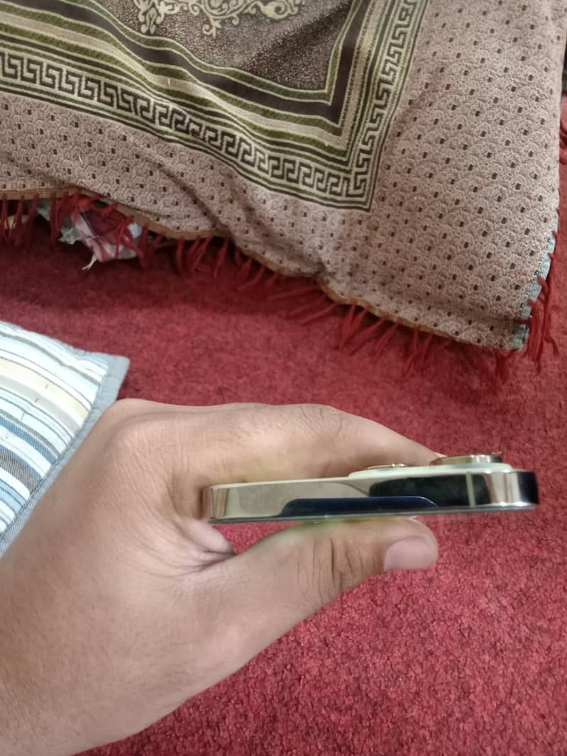 Apple iPhone 14 Pro Max 2