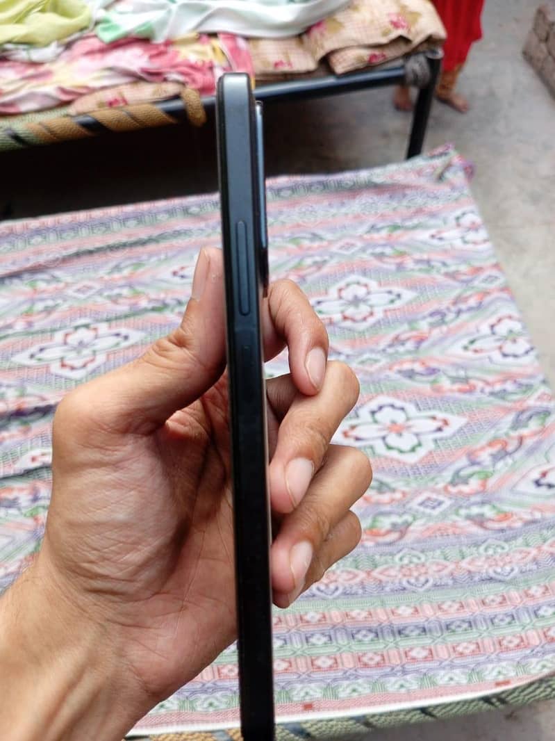 poco c85 8/256 2