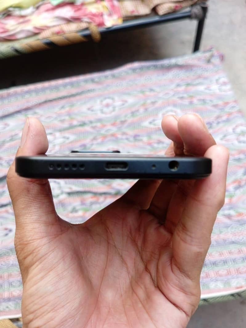 poco c85 8/256 4