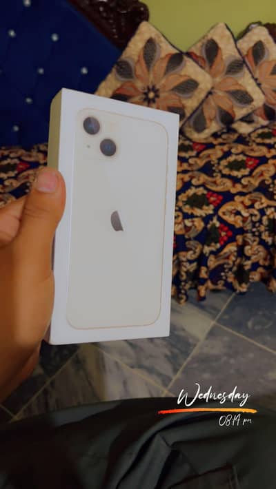Apple iPhone 13