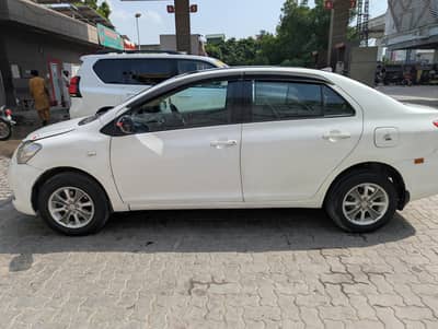 Toyota Belta genuine 2011