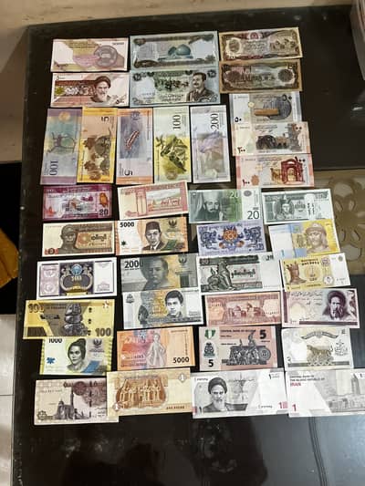 UNC condition vintage foreign Currency note 300 rupees each limit tim