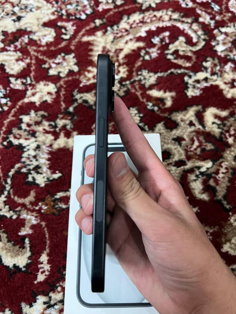 Apple iPhone 15 7