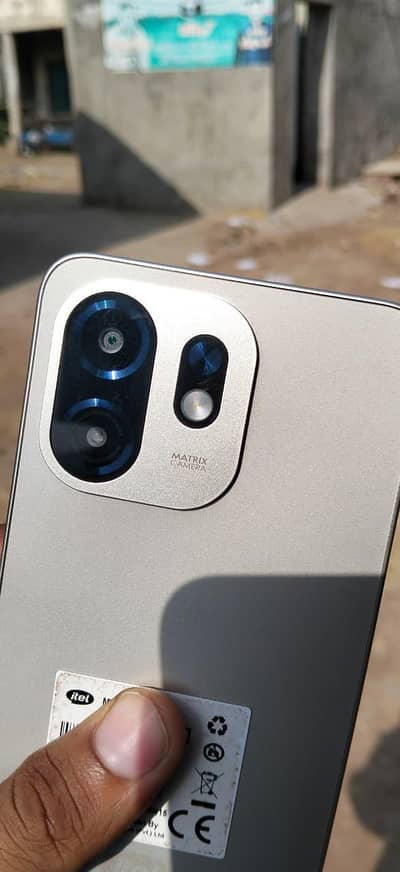 Itel City 100
