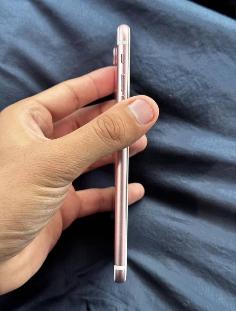 Apple iPhone 7 Plus 2