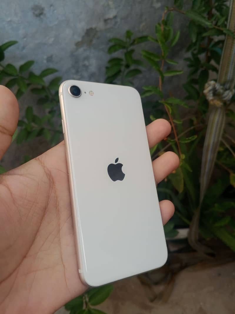 Apple iPhone SE 3 0