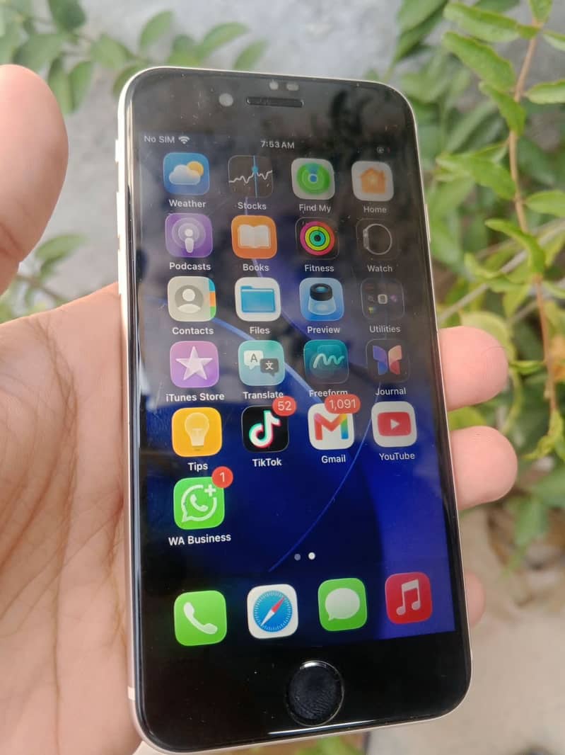 Apple iPhone SE 3 1