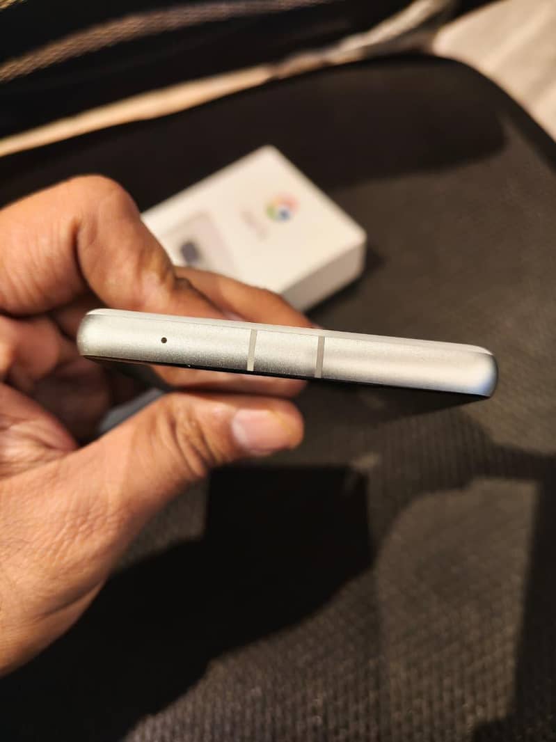 Google Pixel 7a 5