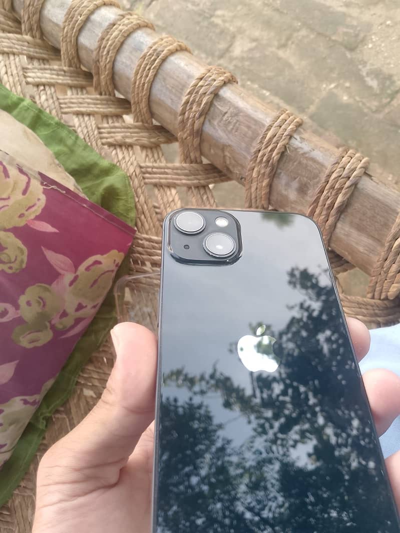 Apple iPhone 13 2
