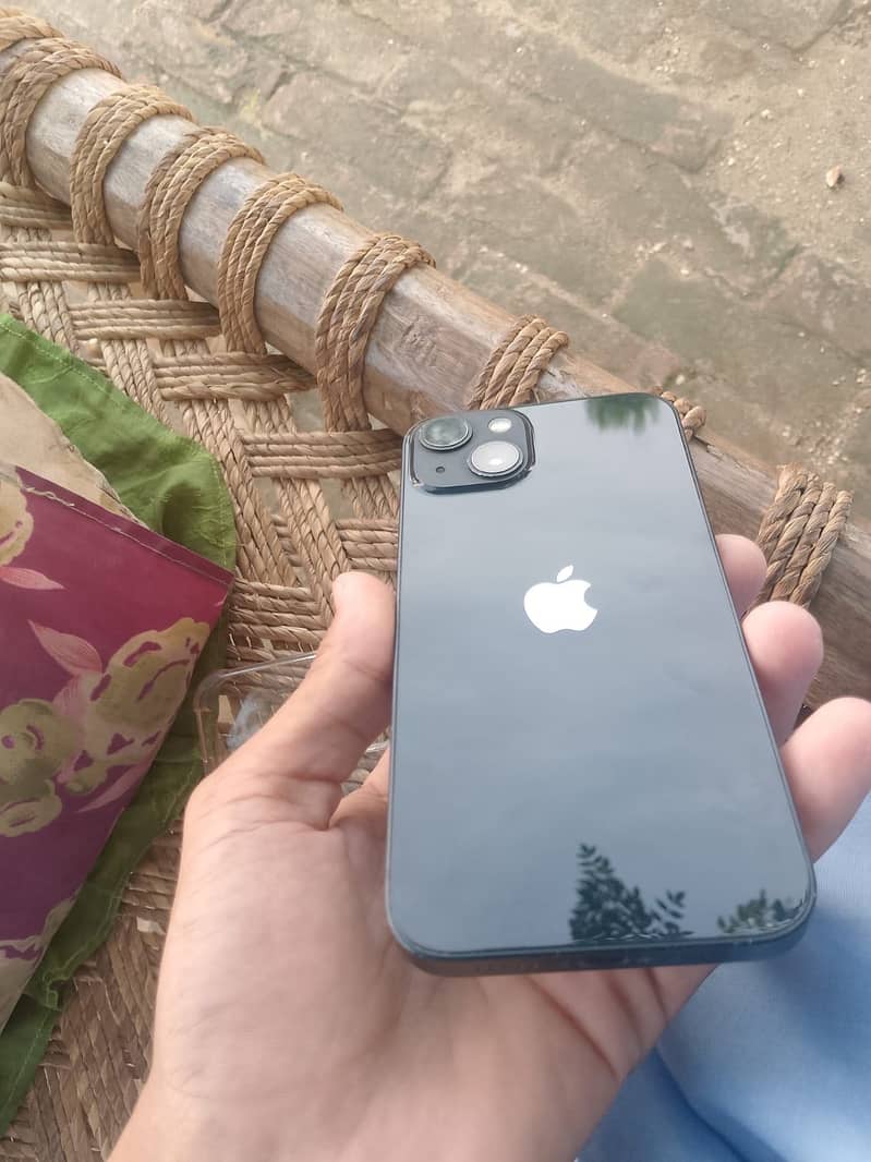 Apple iPhone 13 9