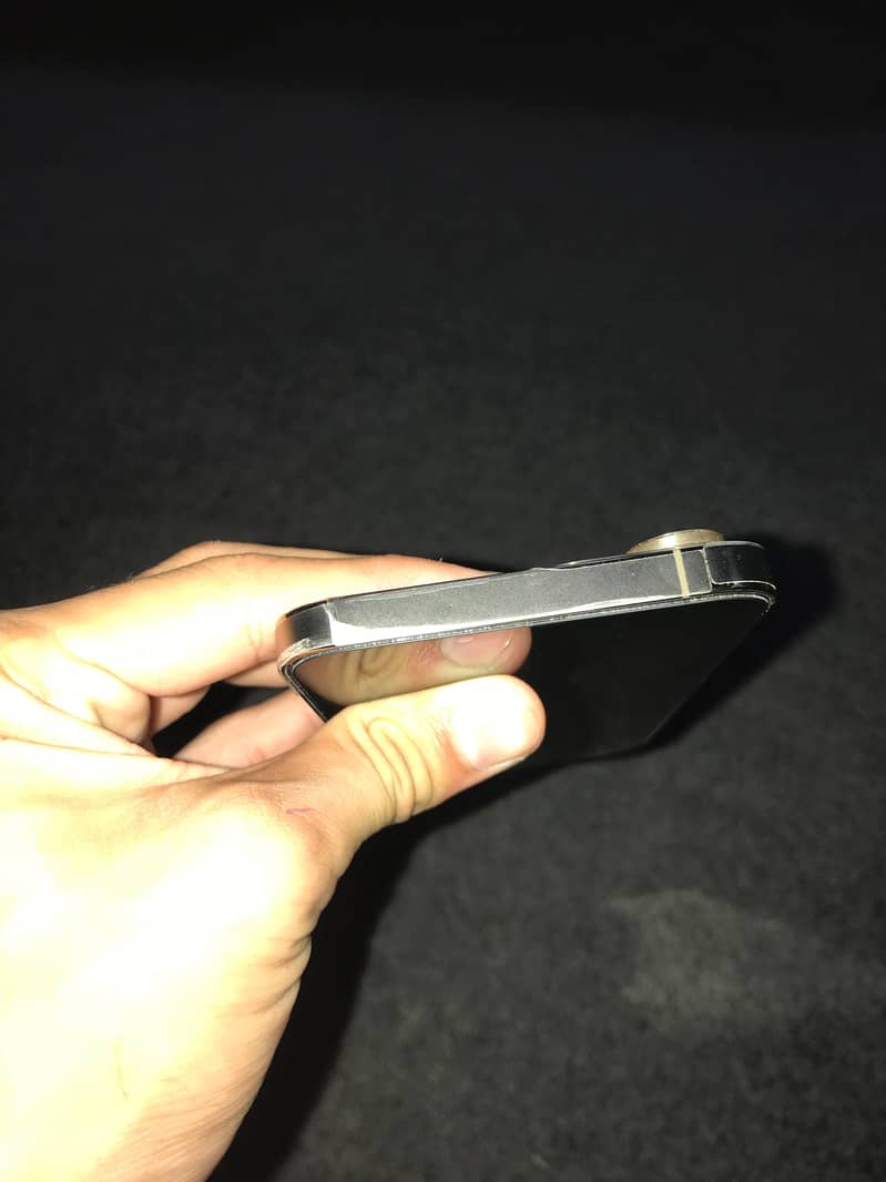 Apple iPhone 13 Pro Max 6