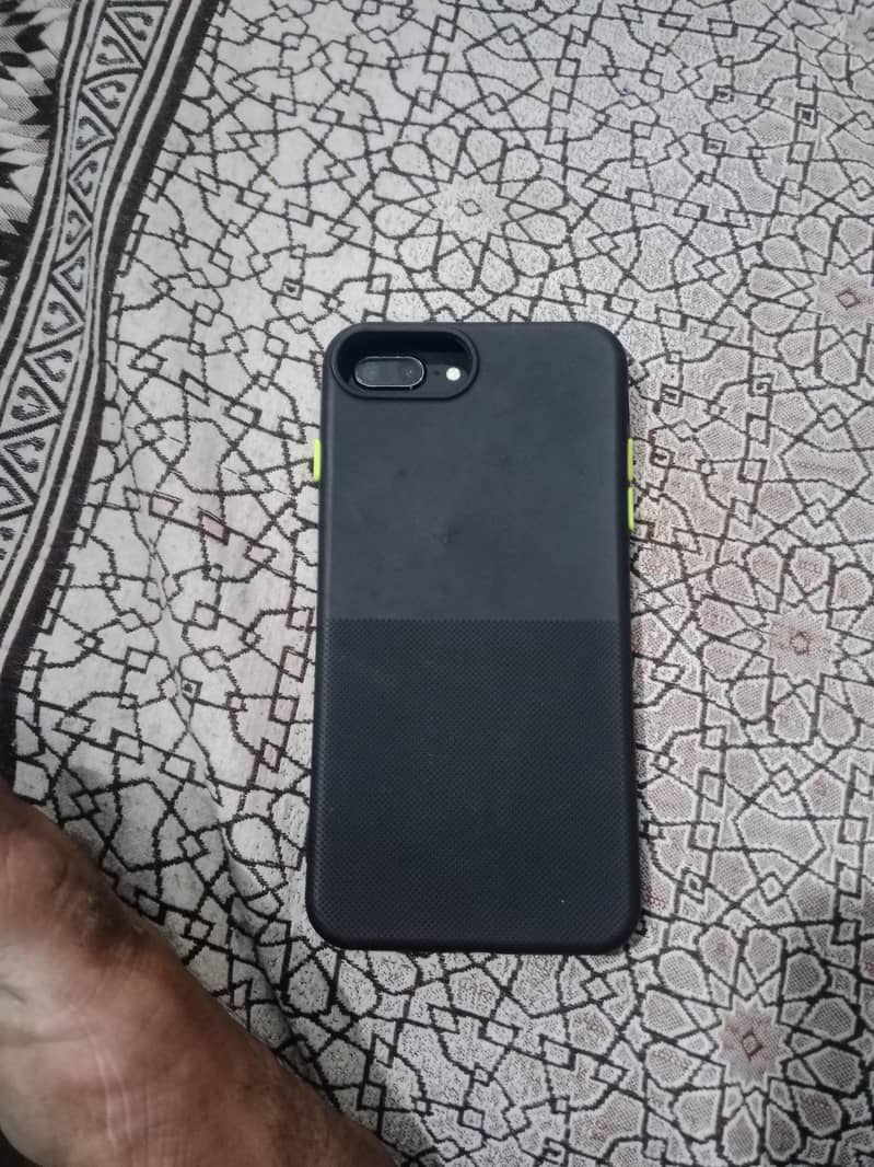 Apple iPhone 8 Plus 4