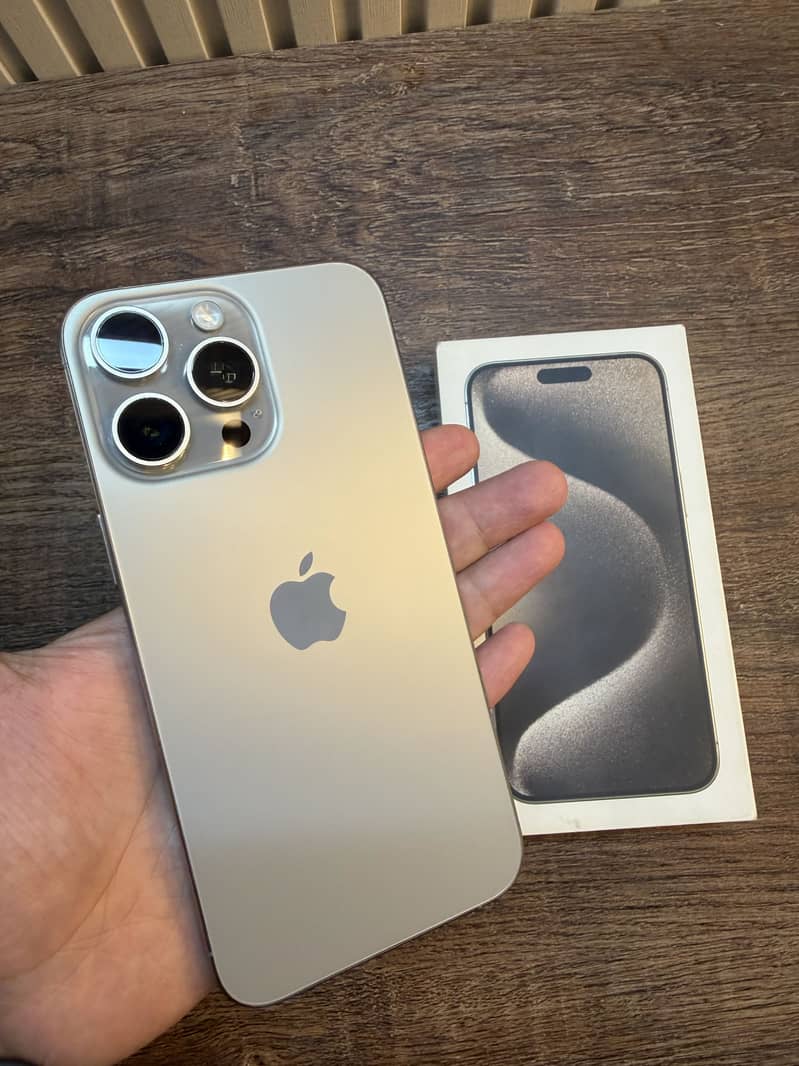Apple iPhone 15 Pro Max 1