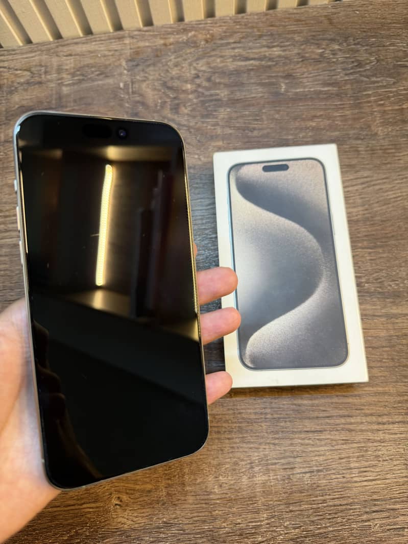 Apple iPhone 15 Pro Max 4