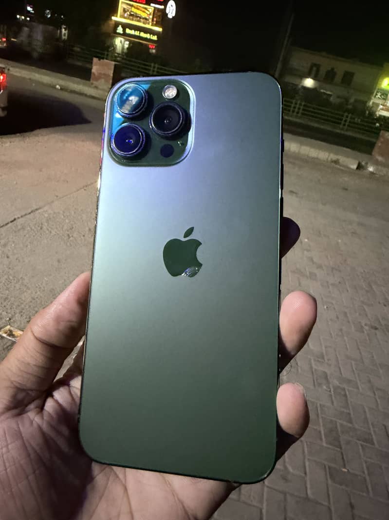 Apple iPhone 13 Pro Max 4