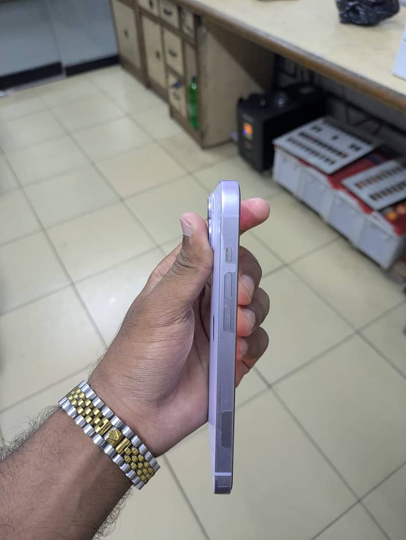 Apple iPhone 14 14