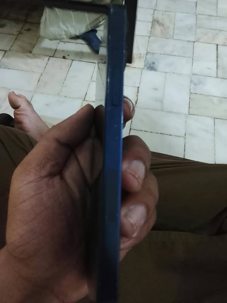 Apple iPhone 12 1