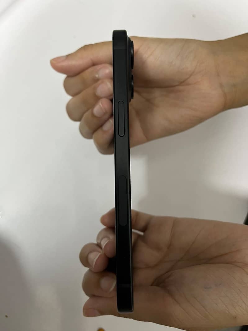 Apple iPhone 15 6