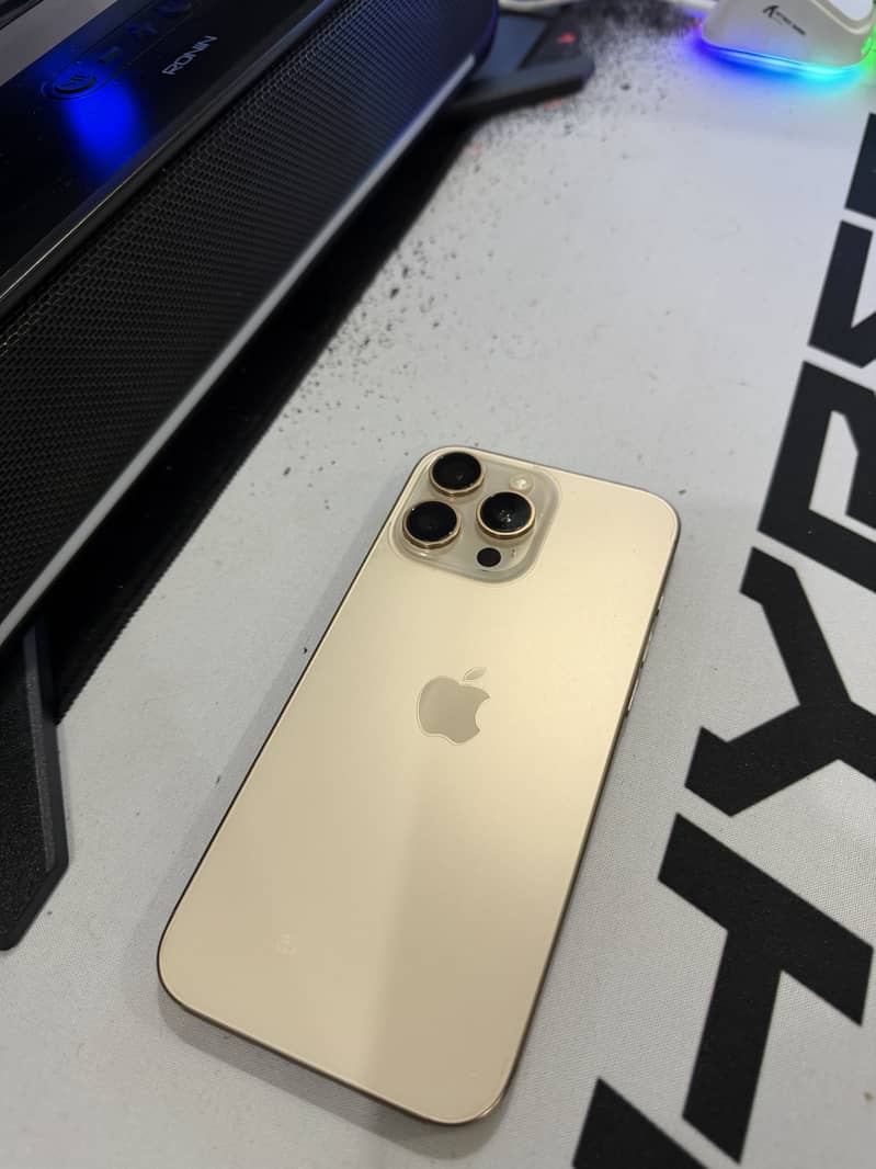 Apple iPhone 16 Pro Max 4