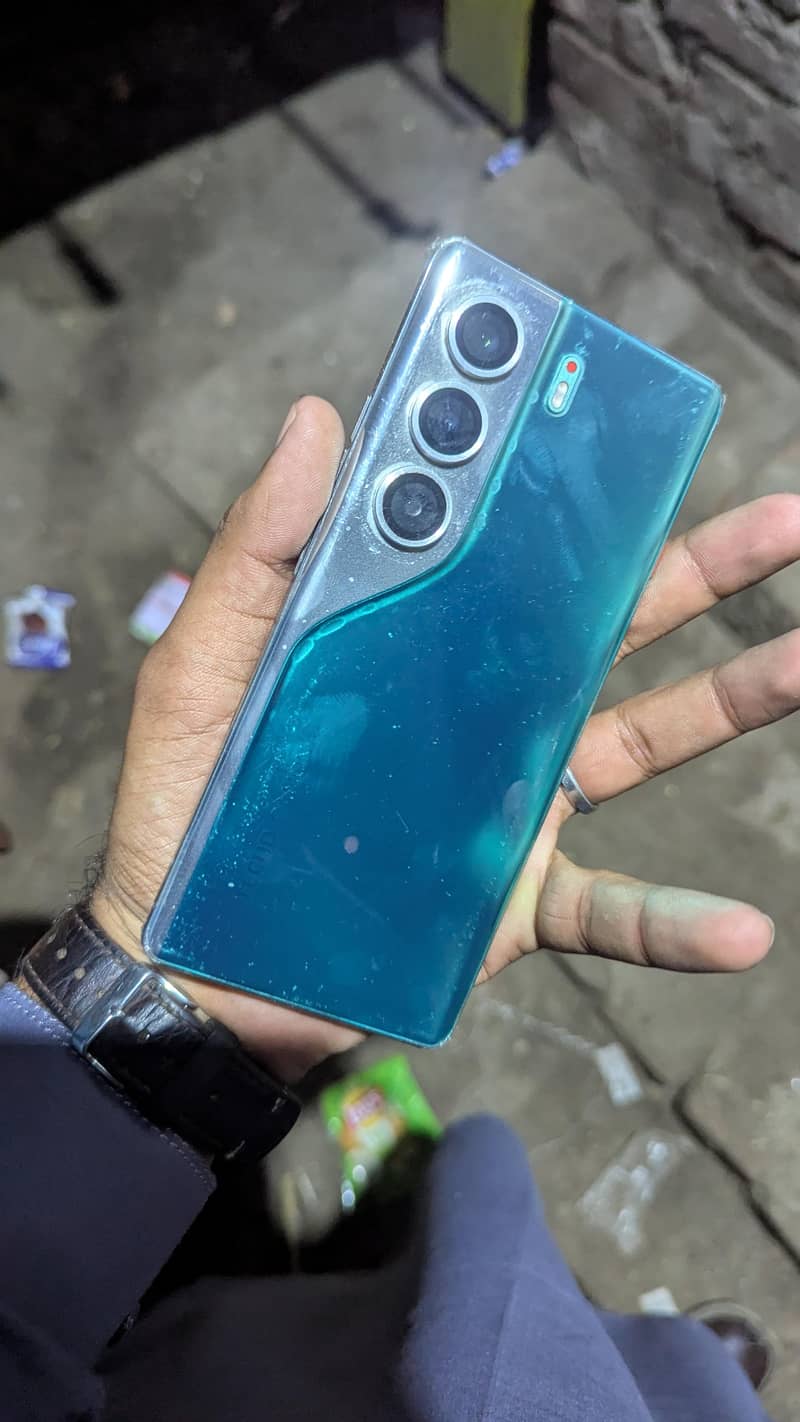 Tecno CAMON 40 Pro 1