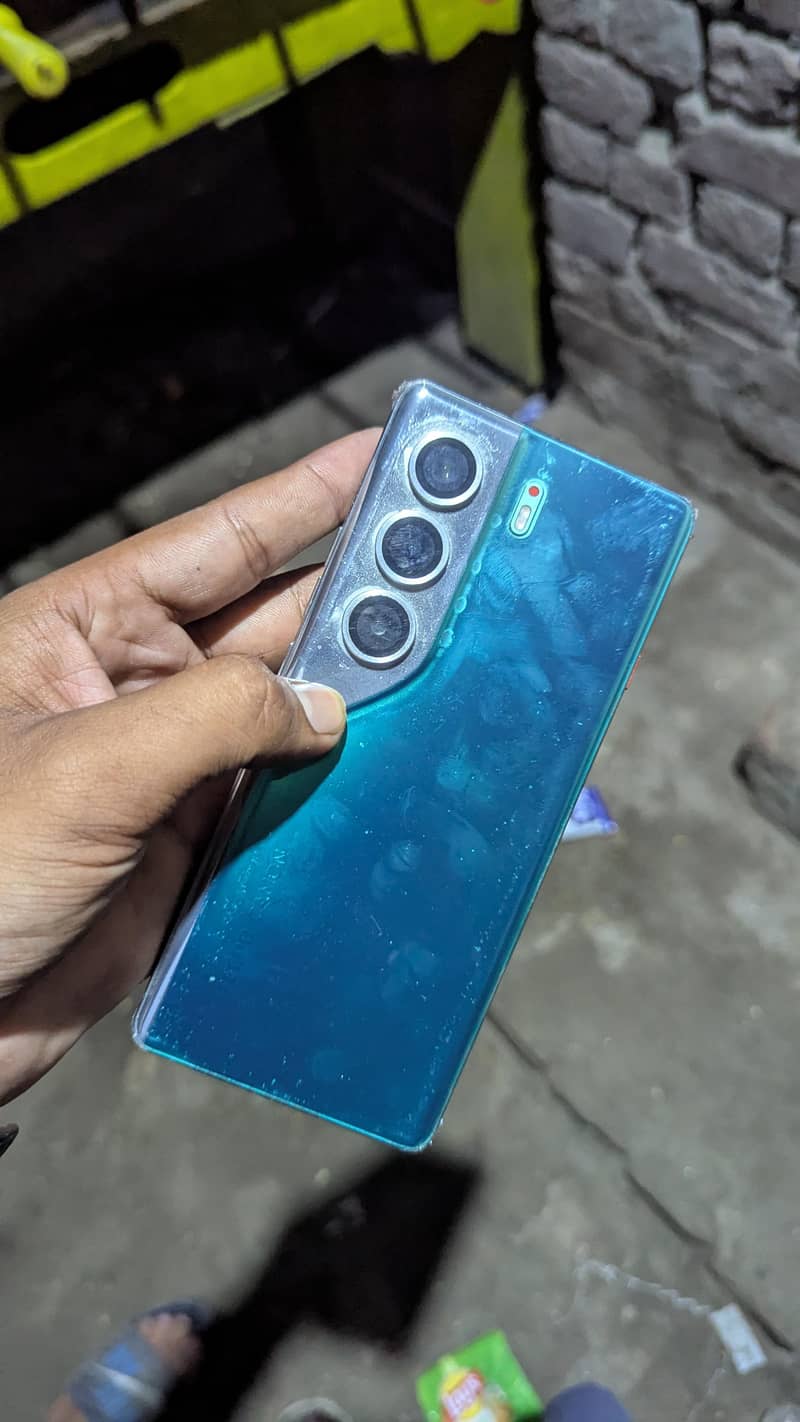 Tecno CAMON 40 Pro 3