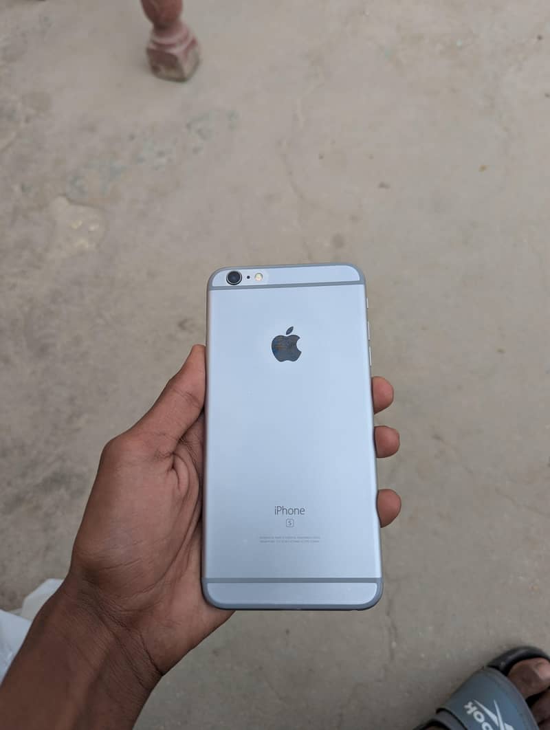 Apple iPhone 6 Plus 1