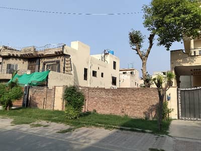 1 Kanal C Block 50 Feet Wide Road Beautiful Location Lda Approved Boundary Wall Ready To Construction