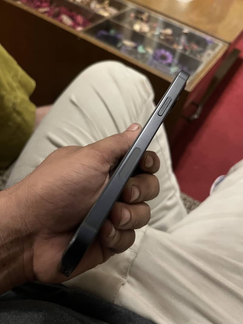 Apple iPhone 12 5