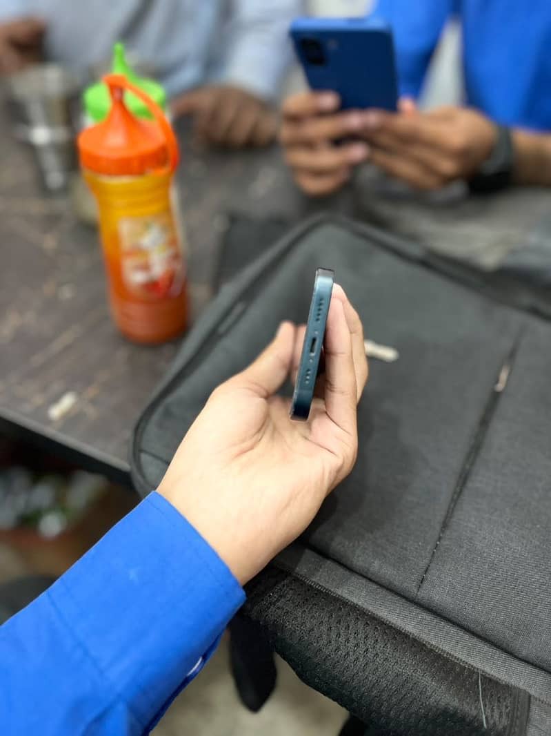 Apple iPhone 14 4