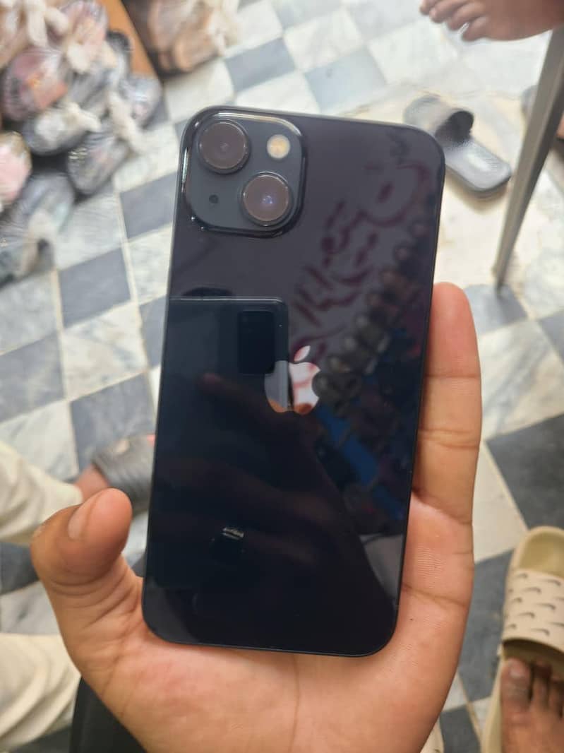 Apple iPhone 13 5