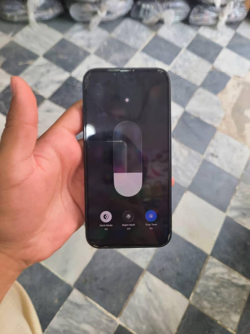 Apple iPhone 13 6