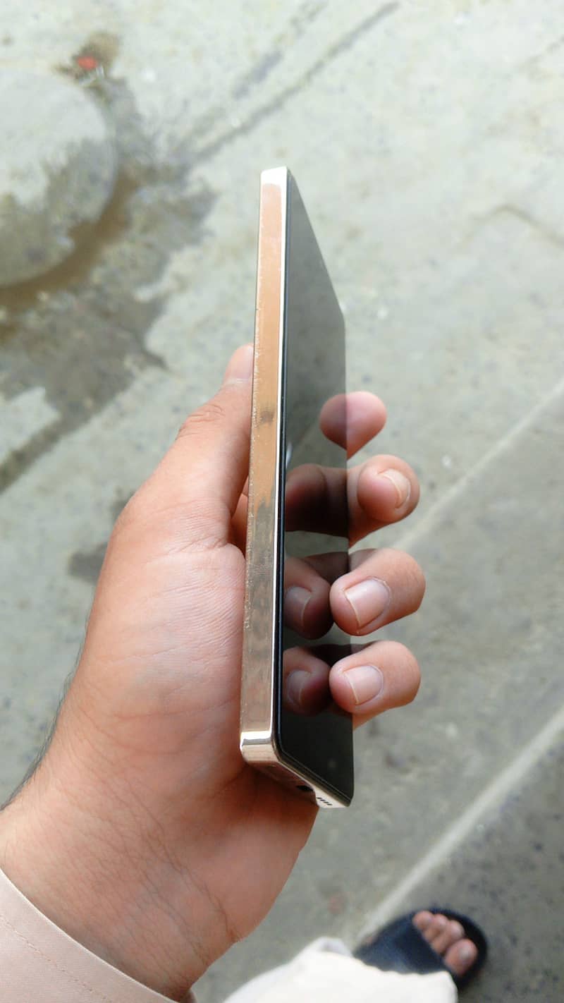 Infinix Note 40 4