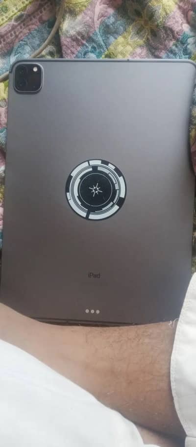 iPad Pro 2020 256gb phone no 03048741520