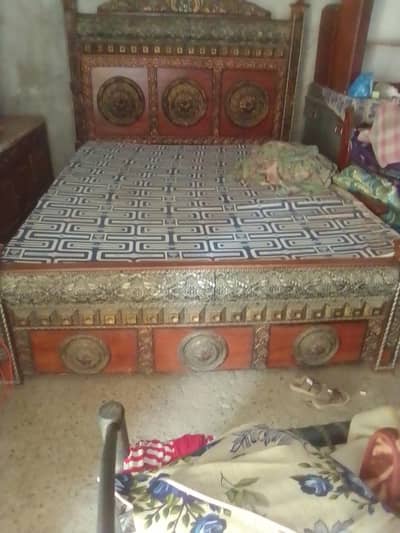 bed and mirror