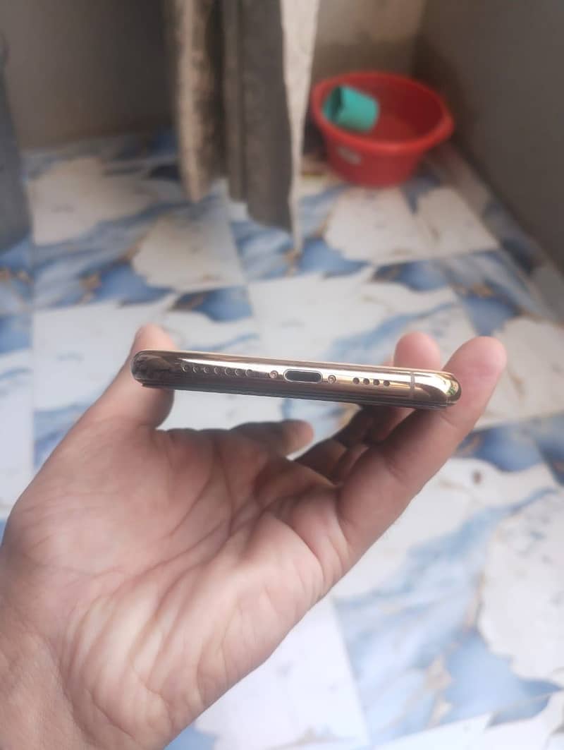 Apple iPhone 11 Pro Max 3