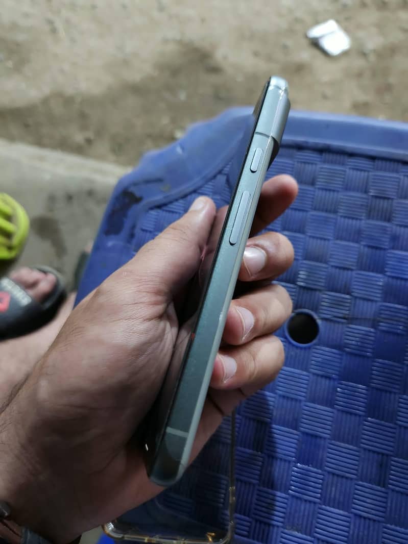 Google Pixel 8 5