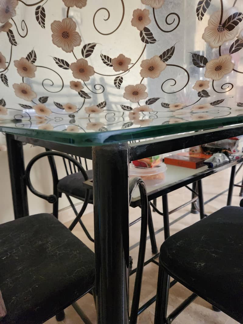 Dinning table with chairs 3