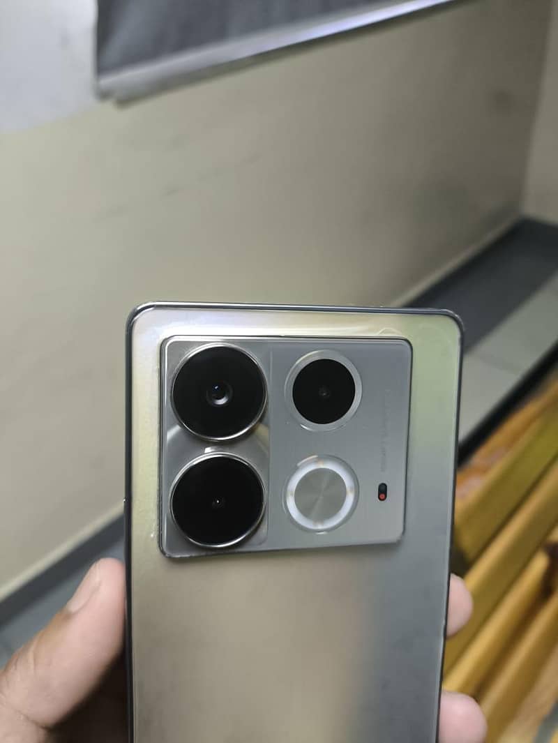 Infinix Note 40 5