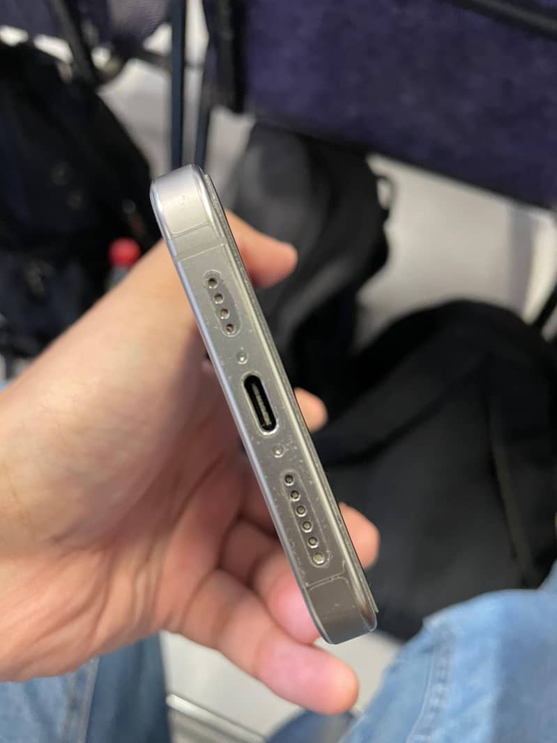 Apple iPhone 15 Pro Max 1