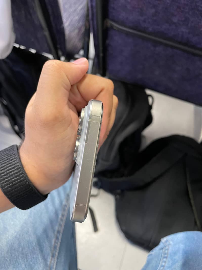 Apple iPhone 15 Pro Max 6
