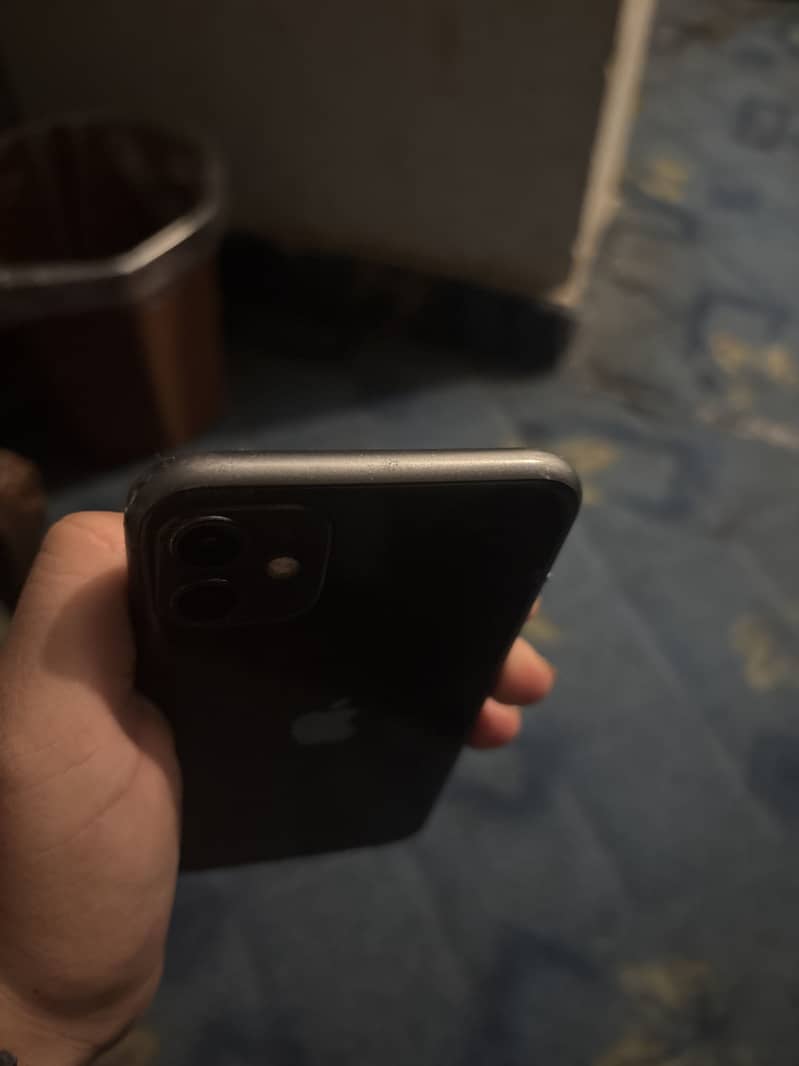 Apple iPhone 11 3